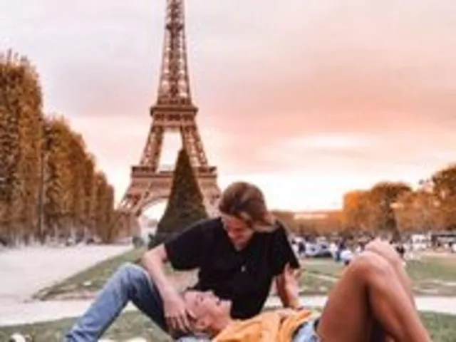 The best romantic spots to take your escort in Paris