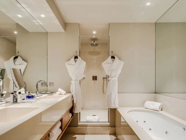 The Best Hotels in Paris for an Unforgettable Escort Experience