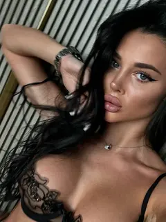 Alika escort in Paris